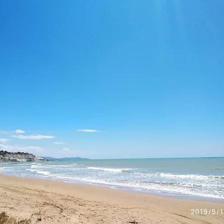 With Sea View, Lido Rossello Apartment *