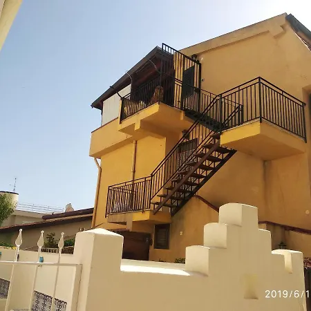 With Sea View, Lido Rossello Apartment *