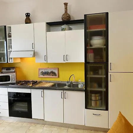With Sea View, Lido Rossello Apartment *